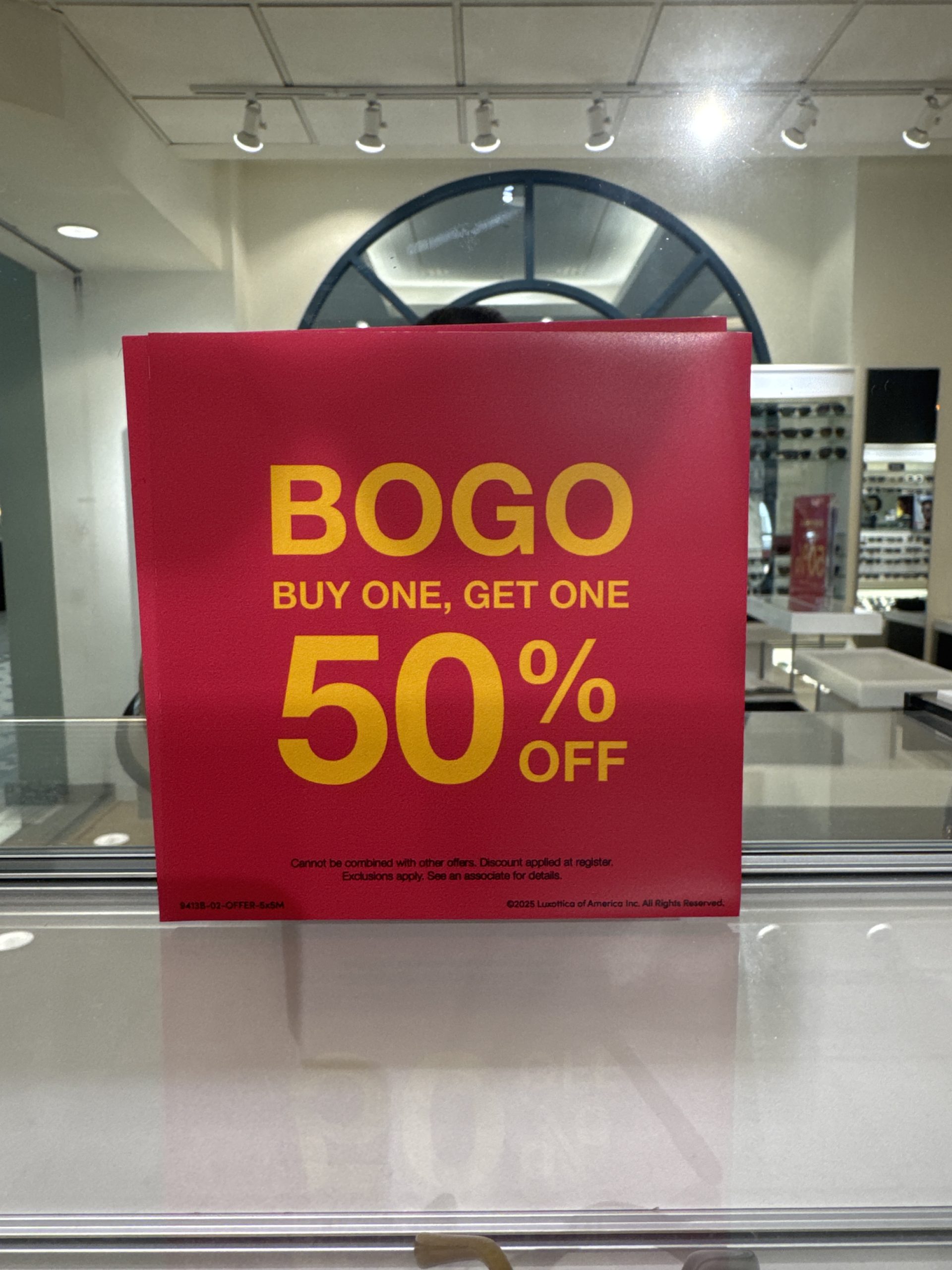 SUNGLASS HUT – BUY ONE GET ONE 50% OFF icon